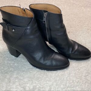 Madewell Collar Stud Heeled Boots in True Black size 9